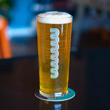 Load image into Gallery viewer, Helles Beach Pint Glasses
